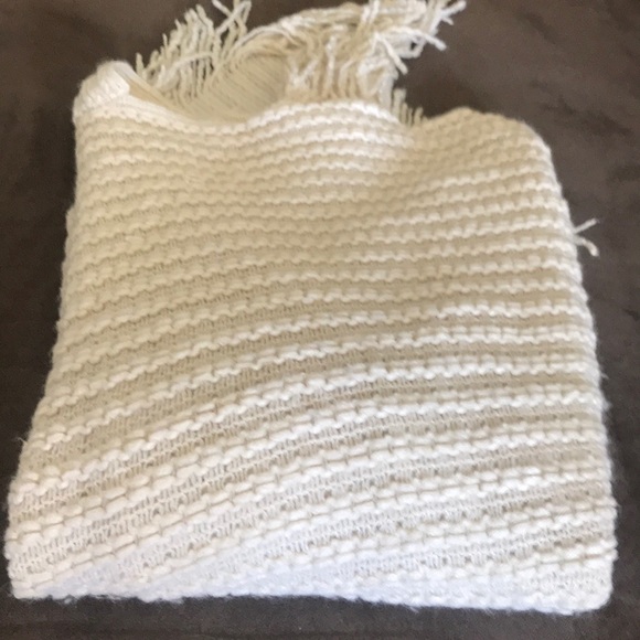 creamy tan boho chic cozy poncho with fringe🌻🍂 - Picture 3 of 8